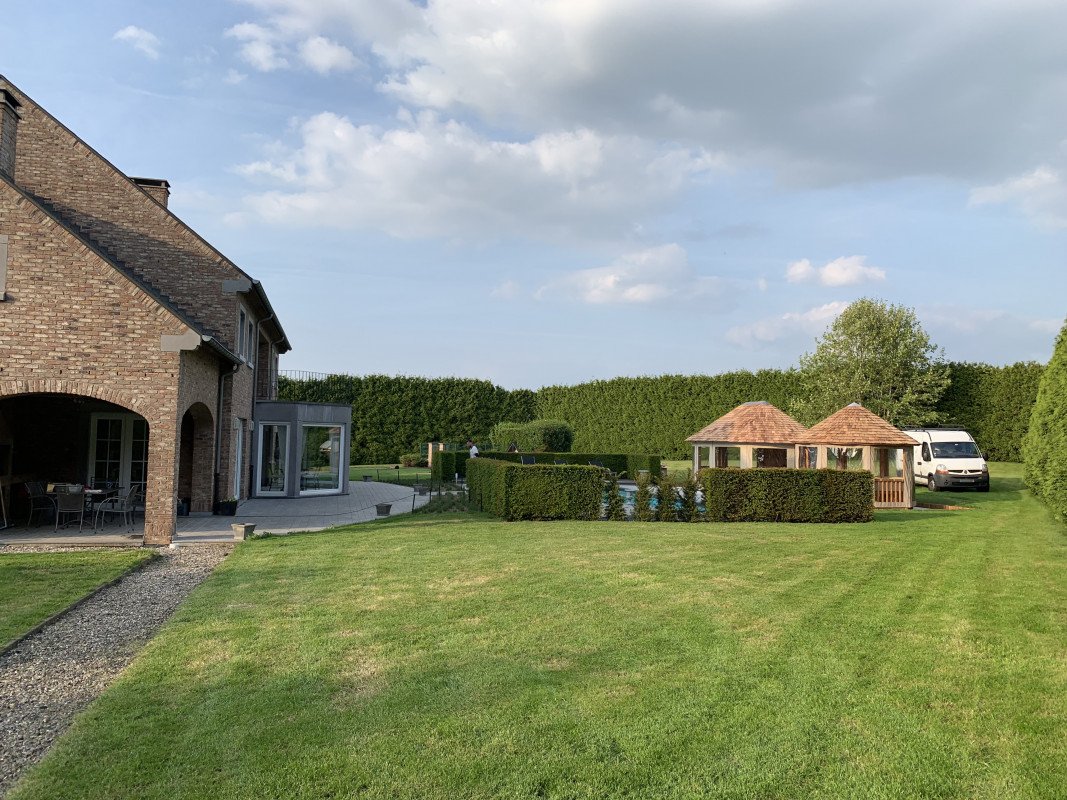 Maison De Jardin